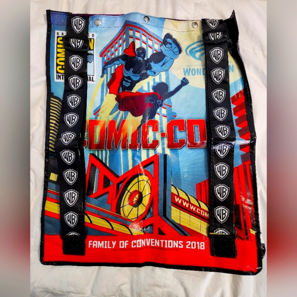SDCC 2018 Comic Con Swag Bag DC Universe